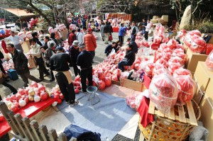 深大寺だるま市