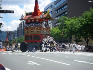 京都祇園祭　山鉾の辻回し