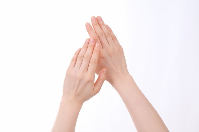 手 手の指 のむくみの原因は 朝や産後のむくみを取る方法 季節お役立ち情報局
