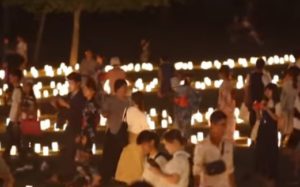 奈良燈花会に訪れたたくさんの人々