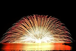 熊野大花火大会　巨大な海上自爆