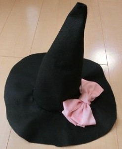 フェルトで手作りした魔女のとんがり帽子
