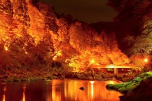 香嵐渓の紅葉ライトアップ