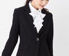 大学入学式　女子スーツ
