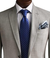シルバースーツ　ブルーの水玉模様のネクタイ