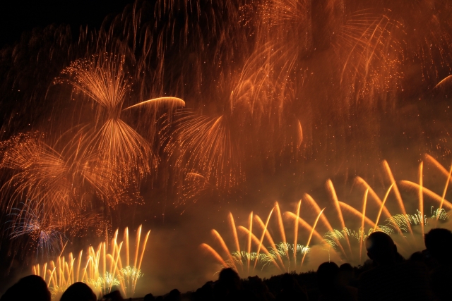 逗子海岸花火大会21の日程 穴場スポットや有料観覧席は 駐車場は 季節お役立ち情報局