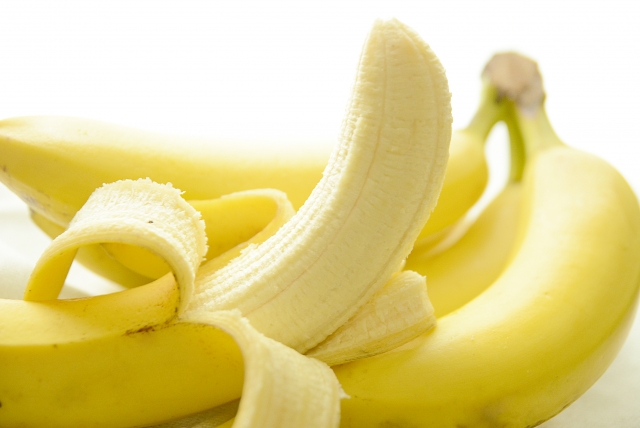 バナナの中身で茶色の部分は食べられる 傷まない保存方法は 季節お役立ち情報局