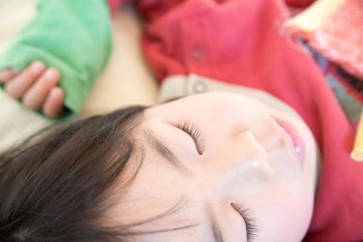 寝る子は育つ 子供のお昼寝は何歳まで 時間やタイミングは 季節お役立ち情報局