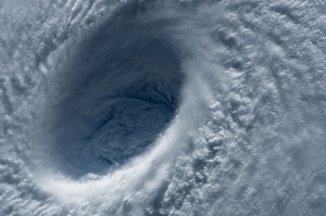 台風の目の意味 大きさや気圧は 中の状態や天気はどうなってるの 季節お役立ち情報局