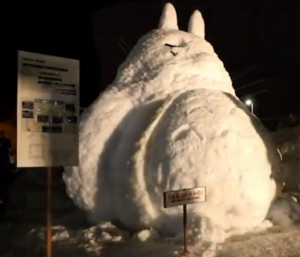 横手雪まつり　トトロの雪像