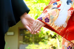 年賀状で結婚報告の文例 上司や親戚への一言は 写真なしは 季節お役立ち情報局
