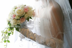 結婚式　花束を持った花嫁