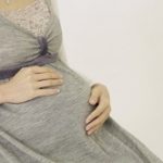 妊娠中にお腹がピリピリチクチク。痛みの原因や対処法は？