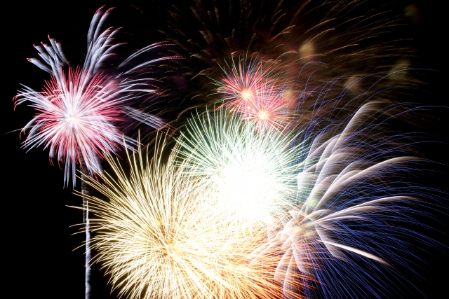 須賀川市釈迦堂川花火大会22の日程と穴場 有料席や駐車場は 季節お役立ち情報局