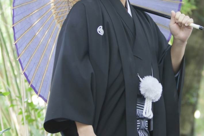 成人式 男性の袴コーデおすすめは かっこいい着こなし方や髪型は 季節お役立ち情報局