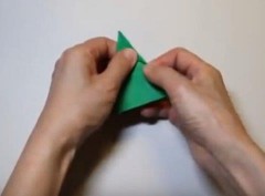 折り紙の折り目を入れる
