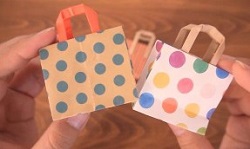 折り紙で作ったミニ買い物袋