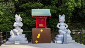 元乃隅神社　狐の石像