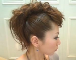 ソフトモヒカン　髪型　女性